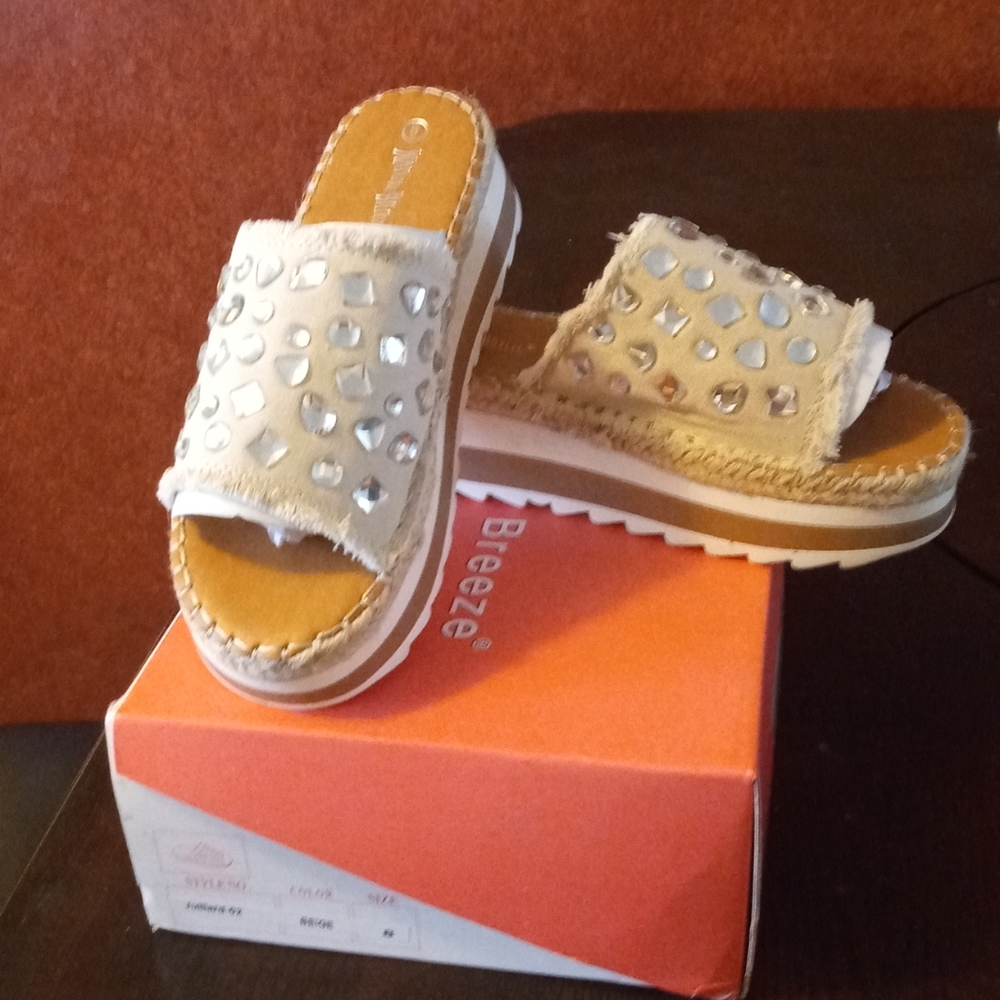 Women's shoes